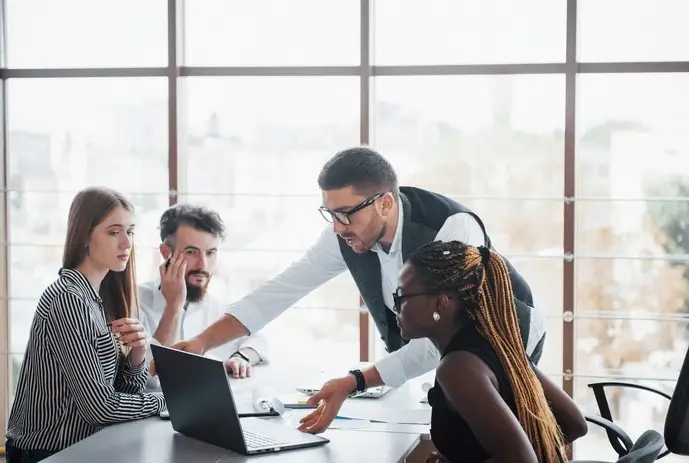 gestao humanizada em empresas hibridas