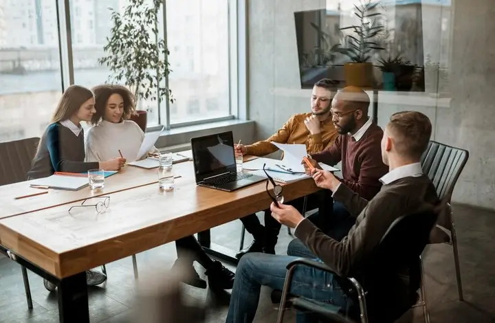 software de reserva online para sala de reunioes